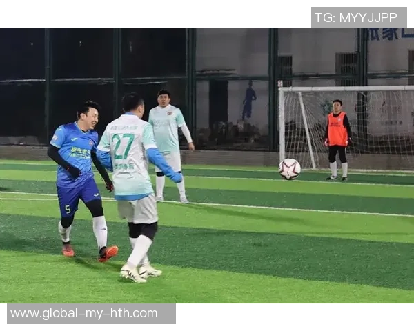 大学生足球联赛超级组精彩对决展现青春活力与团队精神 大学生足球联赛超级组精彩对决展现青春活力与团队精神